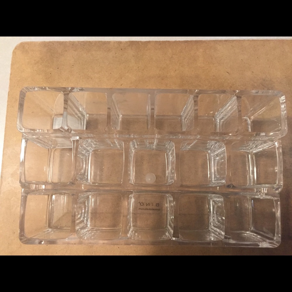 LIPSTICK ORGANIZER